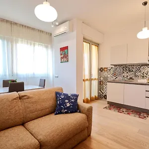  Apartment Skyline Italien